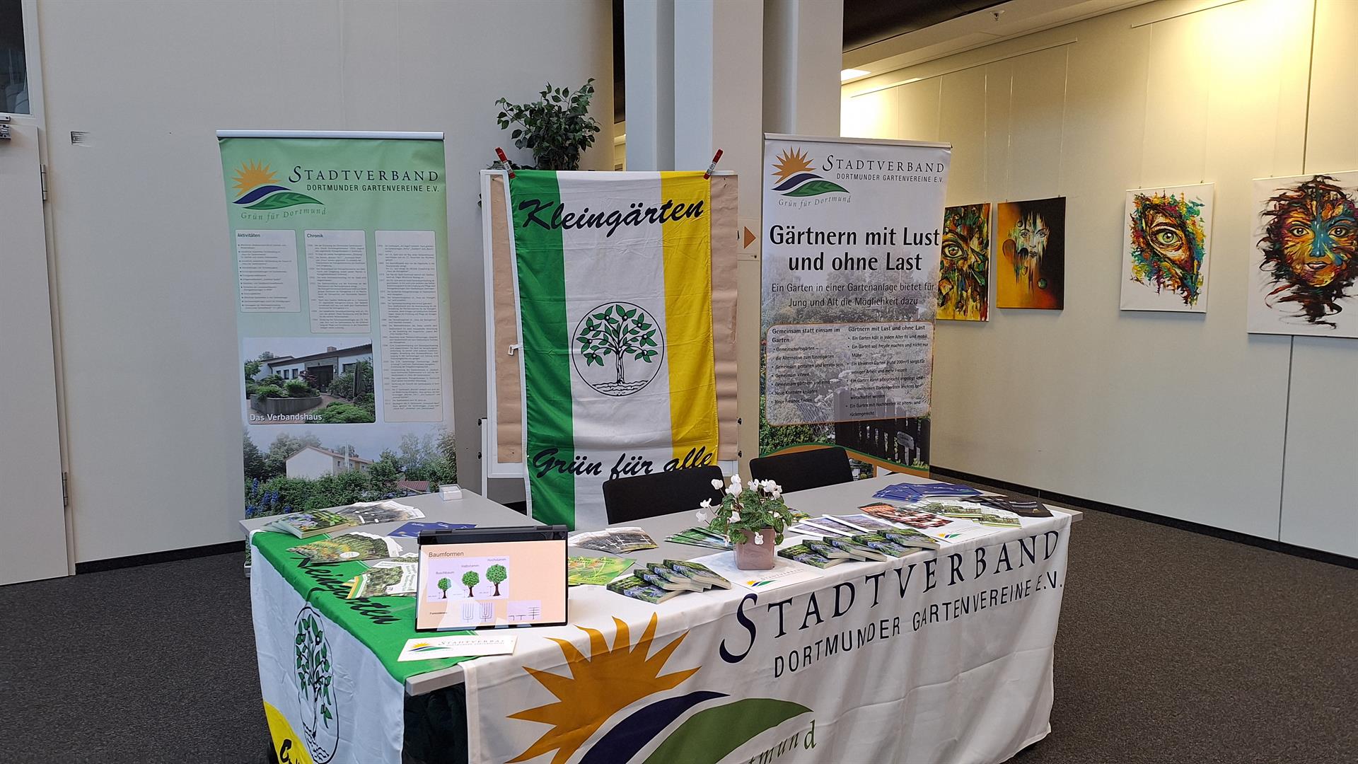 Infostand „VHS-Probier-Dich-Aus-Tag“ am 10. Januar 2026